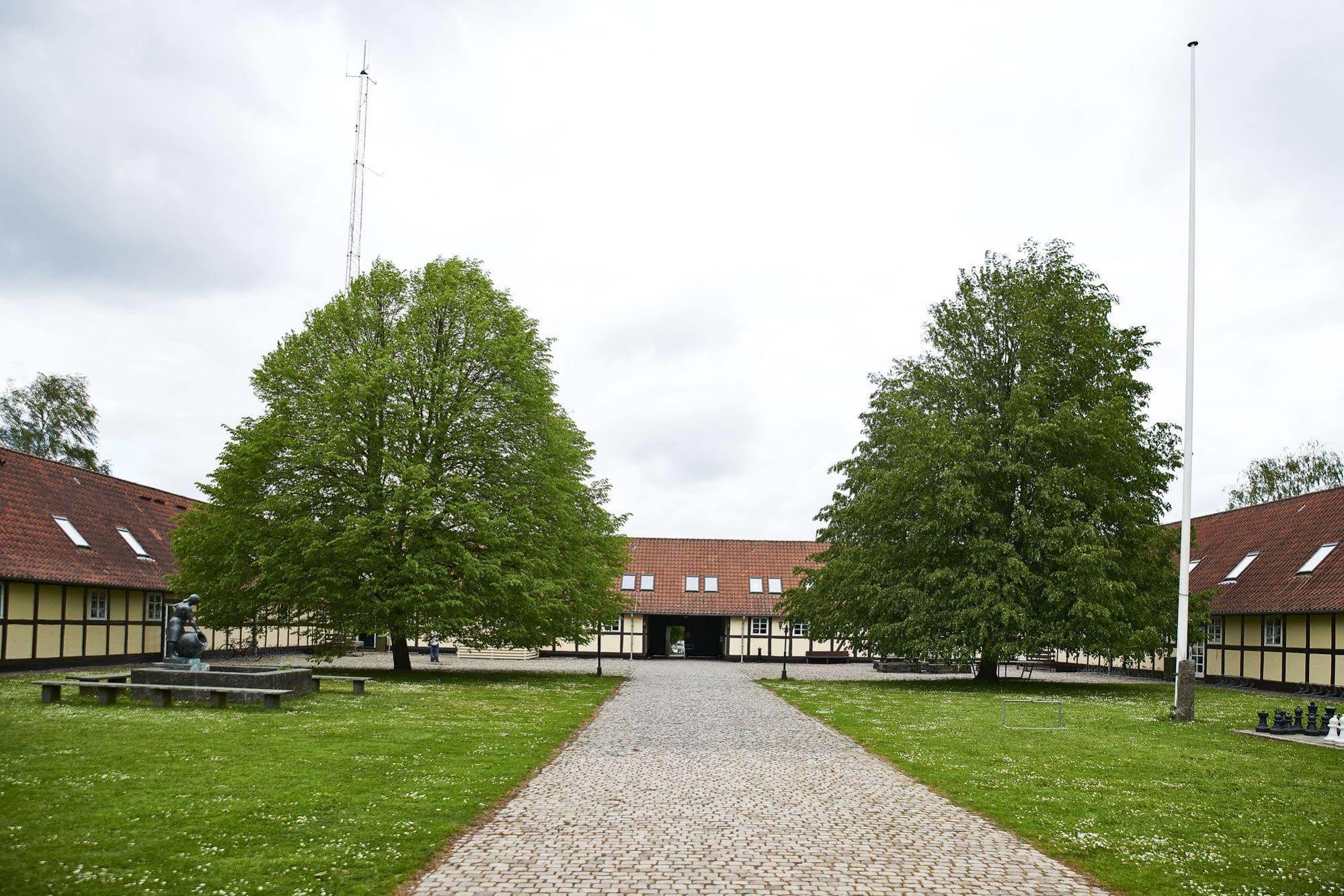 Kragsbjerggaard Vandrerhjem Odense Exterior photo